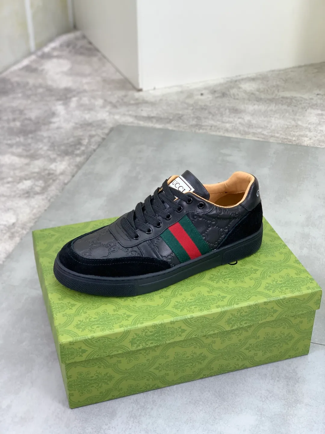 Men's shoes 💰P420 💰[New style]🆘 The latest model from Gucci GUCCI official website🎁Classic casual and fashionable men's shoes👟Best model💥The style is simple and elegant, exclusive for trendy men. Unique official website latest brand elements👑Gucci original decoration, fashionable and generous, original soft calfskin fabric➕Comfortable soft first-layer pigskin lining ✅The official website specifies the wear-resistant casual outsole, the classic model is taken in kind🎬Color: 4️⃣colors available😍Number: 38-44